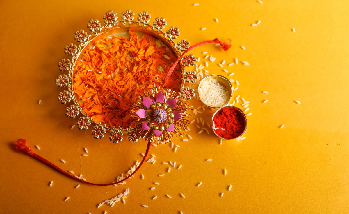 इस शुभ मुहूर्त में बांधे अपने भाई को राखी और झटपट बनाएं ये 2 स्वीट डिश, नोट करें रेसिपी.