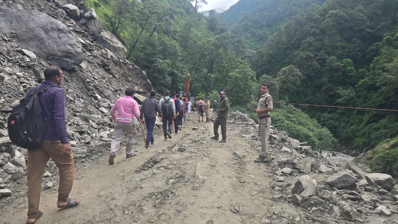 तीन दिन बाद केदारनाथ यात्रा मार्ग फिर हुआ सुचारू, अभी भी चुनौतियां बरकरार