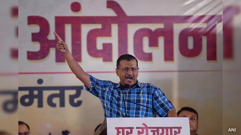 "BJP Made Mockery Of Democracy:" Kejriwal Slams Lathi Charge On SSC Aspirants At Ramleela Maidan "BJP Made Mockery Of Democracy:" Kejriwal Slams Lathi Charge On SSC Aspirants At Ramleela Maidan