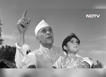 Opinion | Planes, Films With Bachchans, Lucknow: Growing Up As Rajiv Gandhi