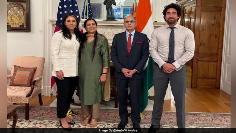 India's US Envoy Meets Tulsi Gabbard To Discuss "Mutual Interests" India's US Envoy Meets Tulsi Gabbard To Discuss "Mutual Interests"