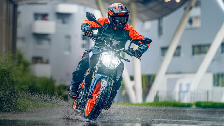 KTM 160 Duke Mileage Figure Revealed: Better Than Yamaha MT15? KTM 160 Duke Mileage Figure Revealed: Better Than Yamaha MT15?