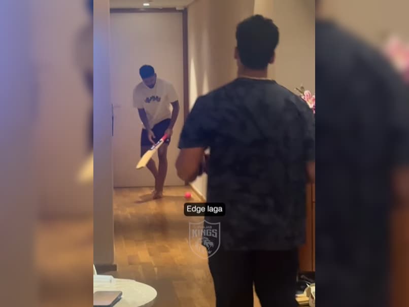 "Woakes Hai Kya Tu?": Shreyas Iyer Takes Hilarious Dig At England Pacer In Video With PBKS Teammate