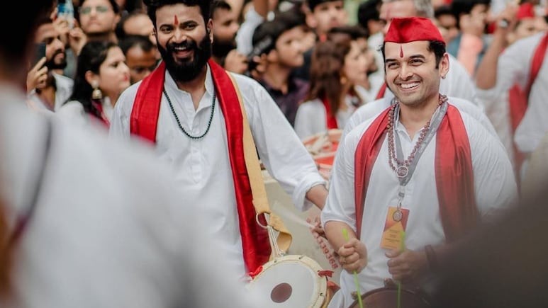 Kalawant Dhol Tasha Pathak Pune: गणेशोत्सवासाठी पुण्यातील ढोल पथकामध्ये सहभागी कसे सहभागी व्हायचं? वाचा माहिती Kalawant Dhol Tasha Pathak Pune: गणेशोत्सवासाठी पुण्यातील ढोल पथकामध्ये सहभागी कसे सहभागी व्हायचं? वाचा माहिती