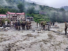 धराली त्रासदी: केंद्र और राज्य सरकार ने राहत-बचाव में झोंकी पूरी ताकत धराली त्रासदी: केंद्र और राज्य सरकार ने राहत-बचाव में झोंकी पूरी ताकत