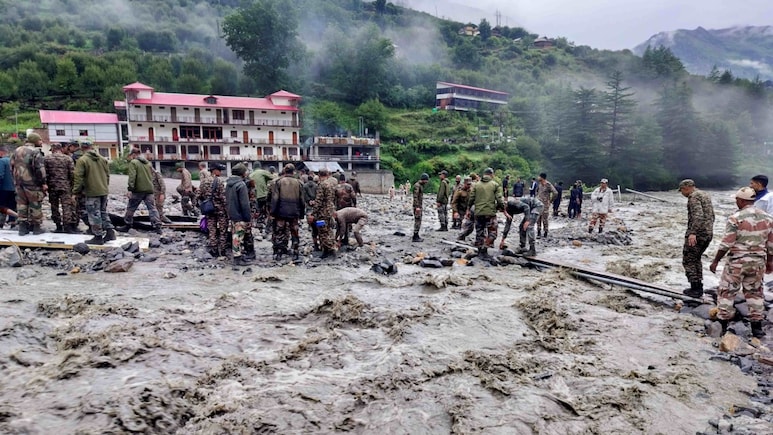 धराली त्रासदी: केंद्र और राज्य सरकार ने राहत-बचाव में झोंकी पूरी ताकत धराली त्रासदी: केंद्र और राज्य सरकार ने राहत-बचाव में झोंकी पूरी ताकत