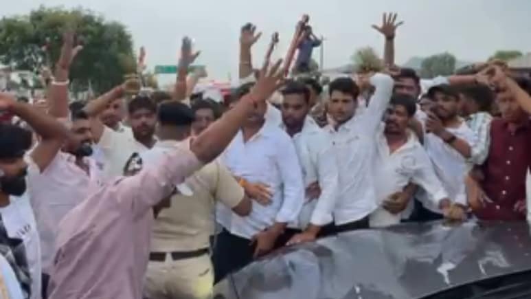 कांग्रेस कार्यकर्ताओं ने रोका स्वास्थ्य मंत्री गजेंद्र सिंह खींवसर का काफिला, जताया आक्रोश