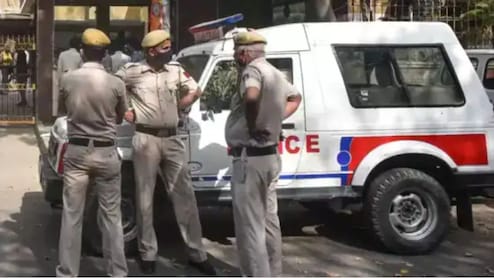 पत्नी को मारकर आया हूं गिरफ्तार कर लीजिए... दिल्ली के थाने में पहुंचे आरोपी की बात सुन हैरान रह गए पुलिसकर्मी
