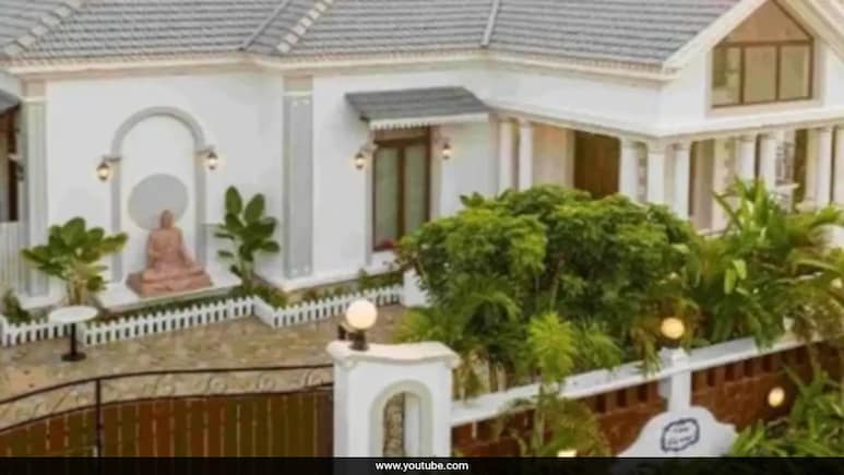 Live Life Bollywood Style In Ajay Devgn And Kajol's Luxurious 5 BHK Villa In Goa Live Life Bollywood Style In Ajay Devgn And Kajol's Luxurious 5 BHK Villa In Goa