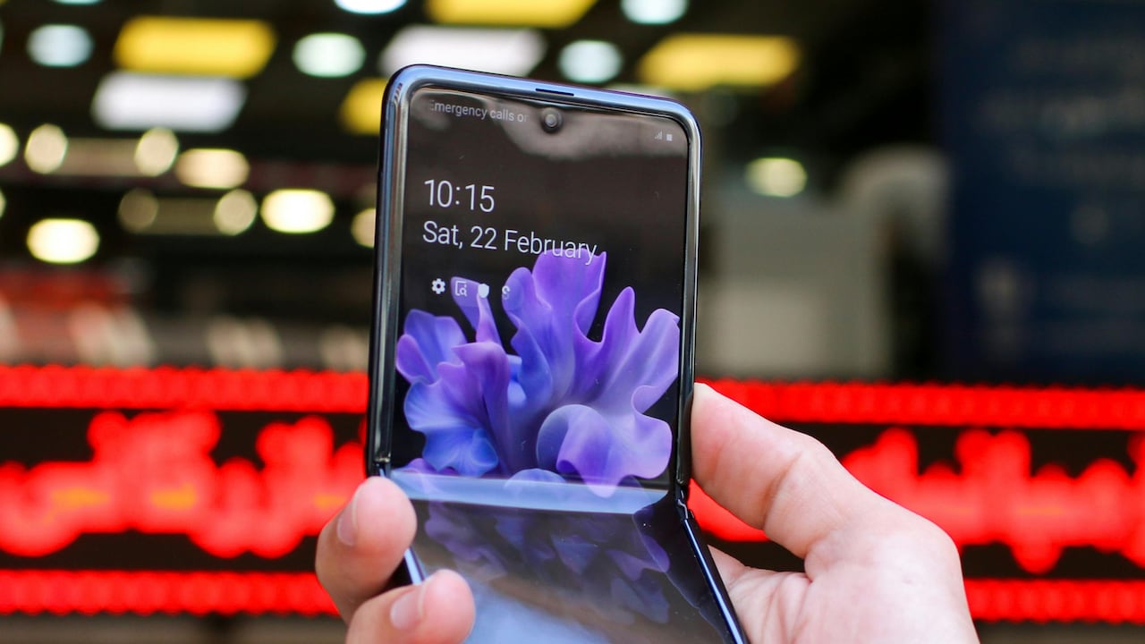 Fold into the future with the innovative Galaxy Z Filp 6.