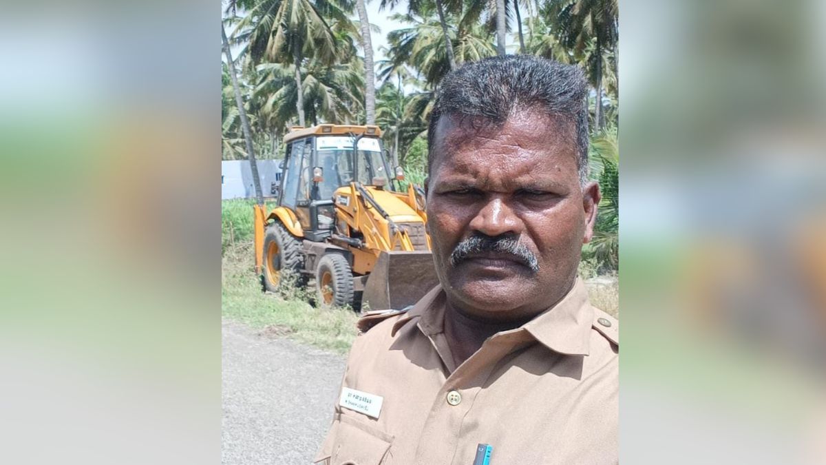 Cop Intervened In Fight Between Father, 2 Sons. They Hacked Him To Death