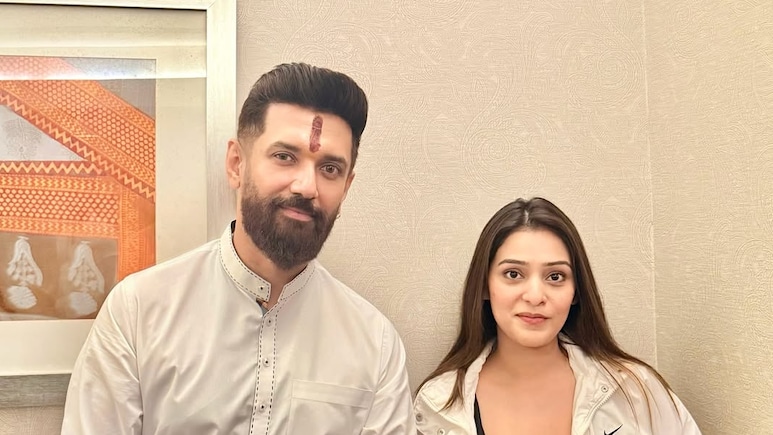 RJ Mahvash's Quirky Post With Chirag Paswan Sparks Viral Reactions: "<i>Bas Ab Kari Na Kisi Ne Badtmeezi</i>..." RJ Mahvash's Quirky Post With Chirag Paswan Sparks Viral Reactions: "<i>Bas Ab Kari Na Kisi Ne Badtmeezi</i>..."