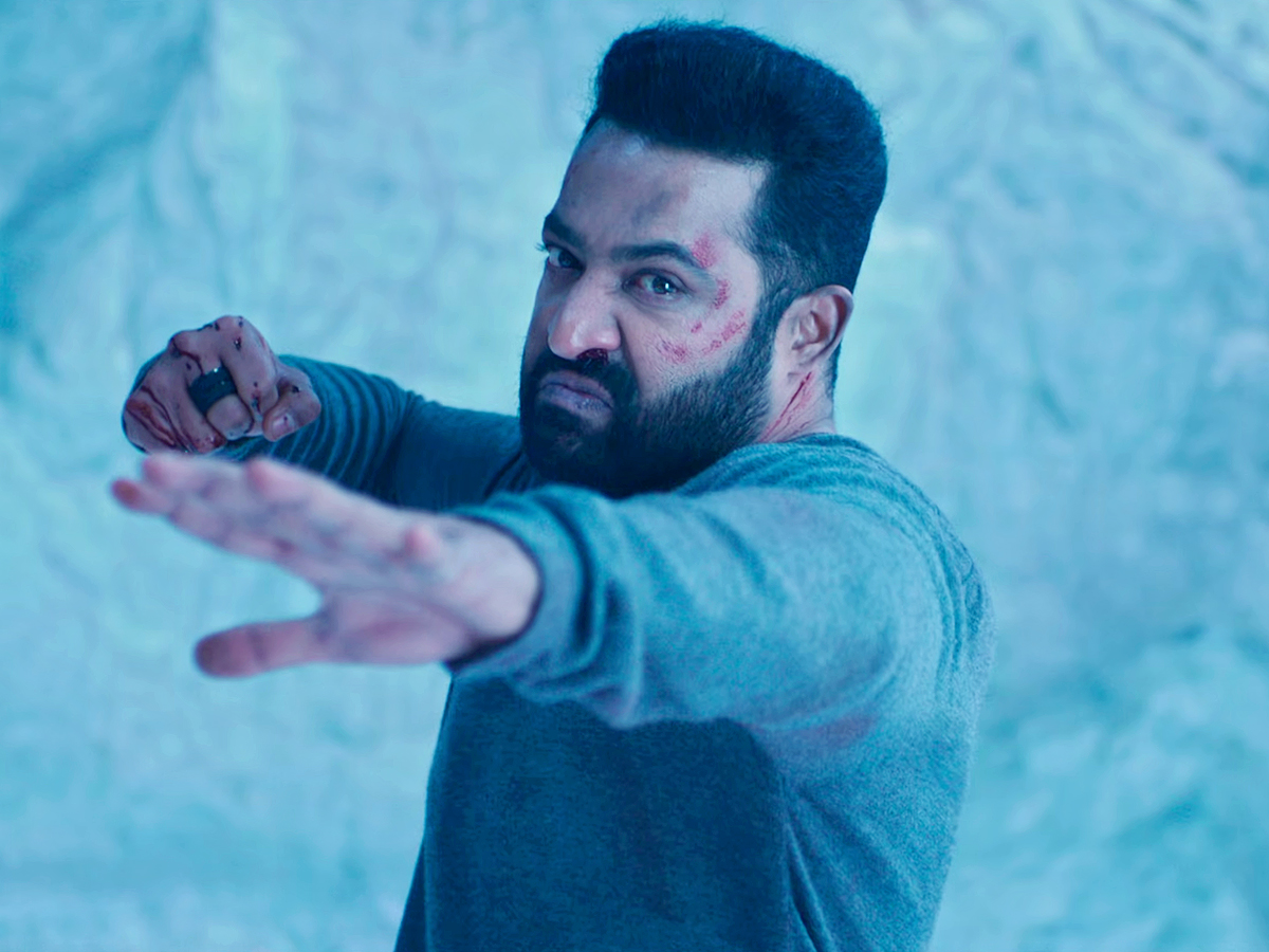 <i>War 2</i> Box Office Collection Day 5: Hrithik Roshan And Jr NTR's Film Face The Heat Of Monday Blues