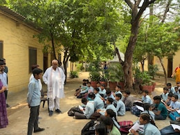 कहीं मोबाइल चलाते...तो कहीं अनुपस्थित मिले शिक्षक, प्रदेश में शिक्षा का हाल-बेहाल; मंत्री दिलावर का स्कूलों में औचक निरीक्षण कहीं मोबाइल चलाते...तो कहीं अनुपस्थित मिले शिक्षक, प्रदेश में शिक्षा का हाल-बेहाल; मंत्री दिलावर का स्कूलों में औचक निरीक्षण