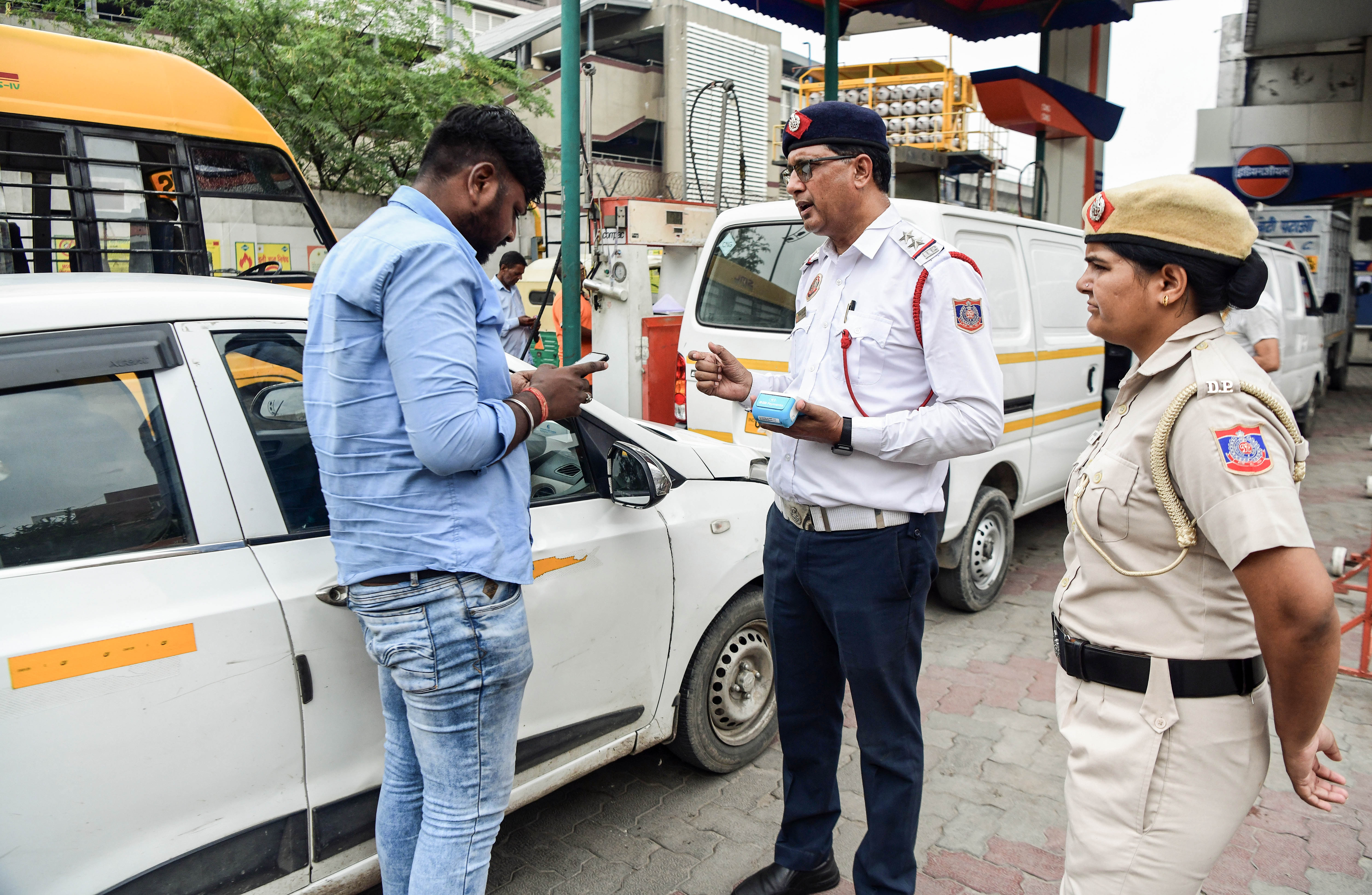 स्वतंत्रता दिवस पर दिल्ली में ट्रैफिक अलर्ट: जानिए किन सड़कों पर रहेगा प्रतिबंध