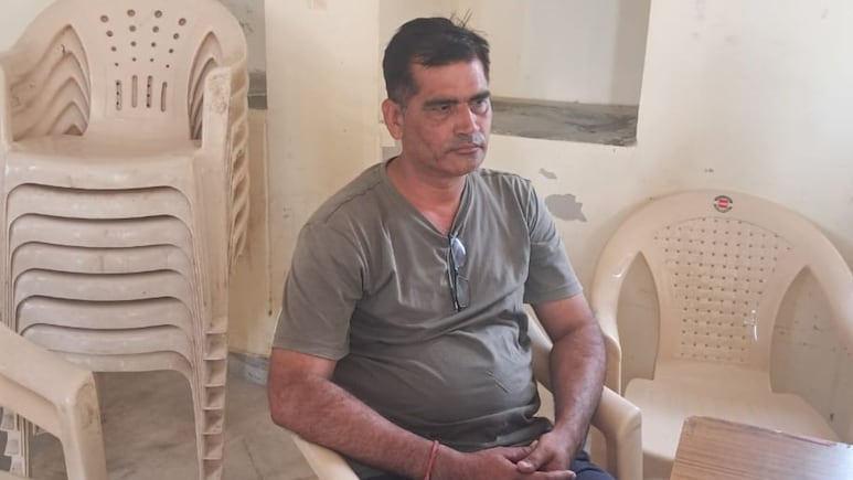 ACB Action: पीएम आवास योजना में VDO का बड़ा खेल... किस्त के लिए 10000 की डील, 4000 लेते रंगे हाथ ट्रैप ACB Action: पीएम आवास योजना में VDO का बड़ा खेल... किस्त के लिए 10000 की डील, 4000 लेते रंगे हाथ ट्रैप
