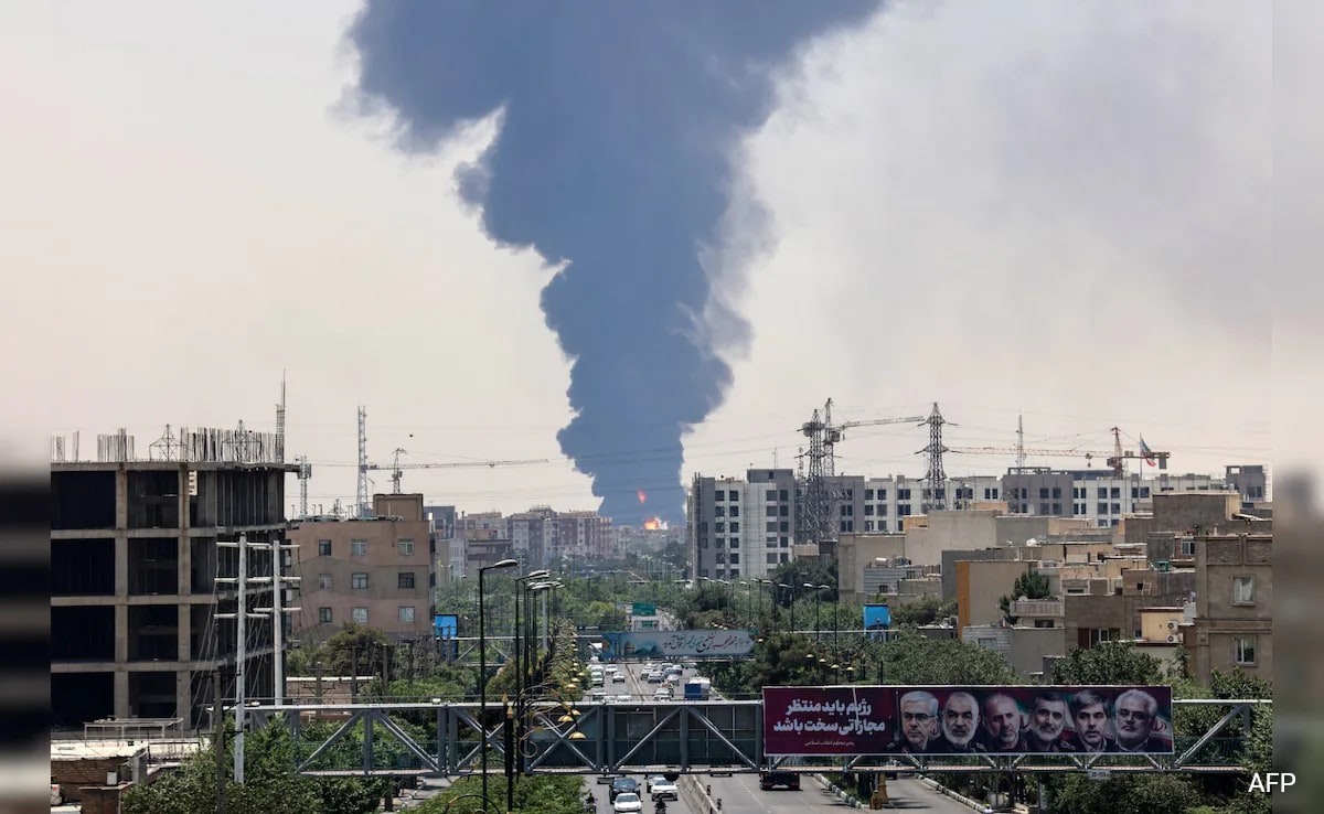 През юни израелските стачки убиха няколко висши командири и шестима