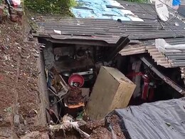 Mumbai News : मातीचा ढिगारा झोपडीवर कोसळला; झोपेत असतानाच दोघांचा मृत्यू, विक्रोळीतील घटना Mumbai News : मातीचा ढिगारा झोपडीवर कोसळला; झोपेत असतानाच दोघांचा मृत्यू, विक्रोळीतील घटना