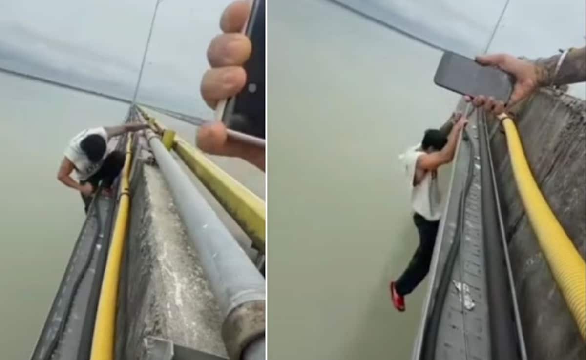 guwahati Опасен каскадьор изпълнен от млад мъж на най дългия