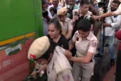 Around 40 Activists Detained For Protesting Against Top Court's Dog Order Around 40 Activists Detained For Protesting Against Top Court's Dog Order