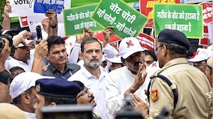 Voter List War: Opposition MPs Vs Cops On Delhi Streets