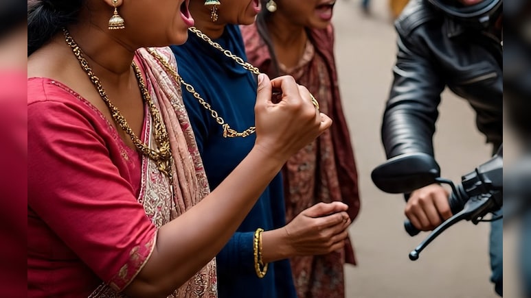 रायपुर में दिनदहाड़े 5 लाख की उठाईगिरी, शिक्षिका से सोना-चांदी की चेन लेकर गायब हुईं महिलाएं रायपुर में दिनदहाड़े 5 लाख की उठाईगिरी, शिक्षिका से सोना-चांदी की चेन लेकर गायब हुईं महिलाएं