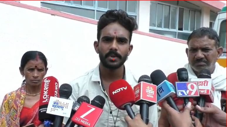 ब्लैकमेलिंग से तंग आकर आत्महत्या की कोशश, पुलिस दफ्तर के सामने खा लिया जहर; हालत गंभीर