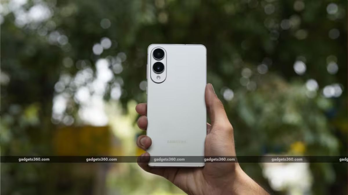 Il a été rapporté que la puce Exynos 2600 pourrait alimenter le Samsung Galaxy S26 Pro et le Galaxy S26 Edge