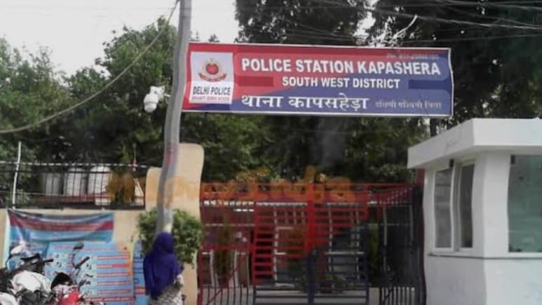 Toddler Raped By Neighbour In Delhi; Found Naked, Covered In Blood By Mother Toddler Raped By Neighbour In Delhi; Found Naked, Covered In Blood By Mother