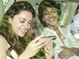 Amid Dating Rumours, <i>Saiyaara</i> Stars Ahaan Panday And Aneet Padda Click Selfies With Fans Amid Dating Rumours, <i>Saiyaara</i> Stars Ahaan Panday And Aneet Padda Click Selfies With Fans