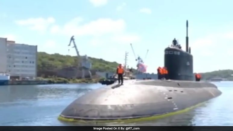 Russian, Chinese Submarines Conduct 1st-Ever Joint Patrol In Pacific Region Russian, Chinese Submarines Conduct 1st-Ever Joint Patrol In Pacific Region