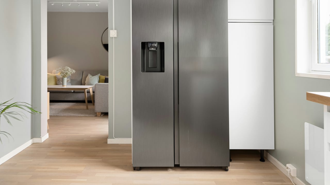 Keep Your Refrigerator Free From Bad Smell With Simple Steps 