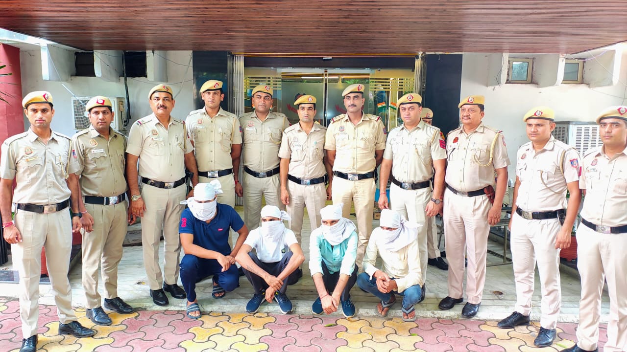 फर्जी आधार कार्ड से 13 साल की लड़की को बनाया बालिग, फिर शादी और यौन शोषण... बड़े गैंग का भंडाफोड़