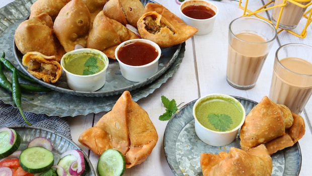 Raksha Bandhan 2025: Samosa is a classic choice Raksha Bandhan 2025: Samosa is a classic choice