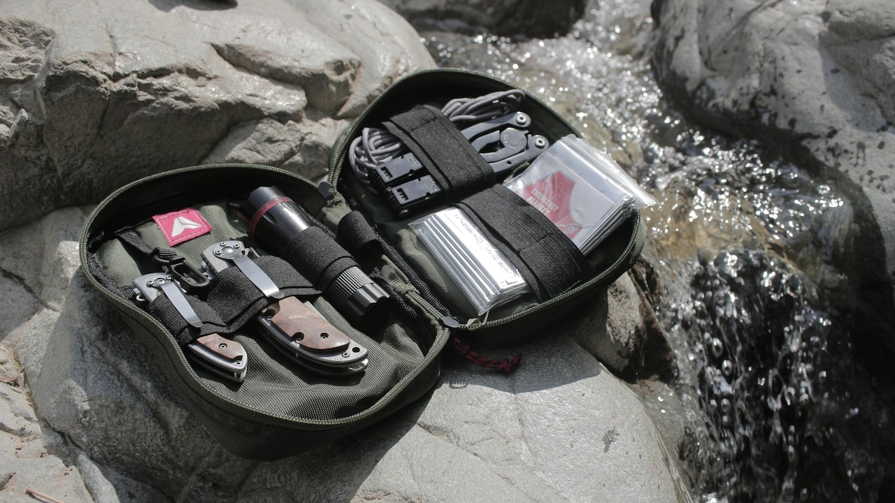 10 tips to choose the best travel accessories for your next trip