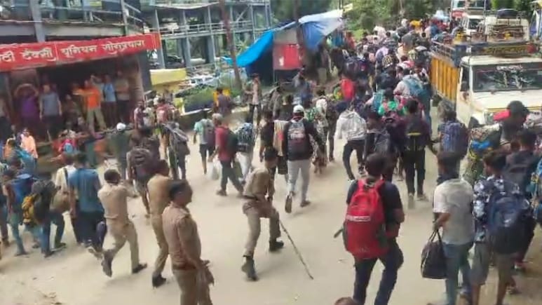 Video: Rain Halts Kedarnath Yatra, Pilgrims Break Barricades, Lathicharged