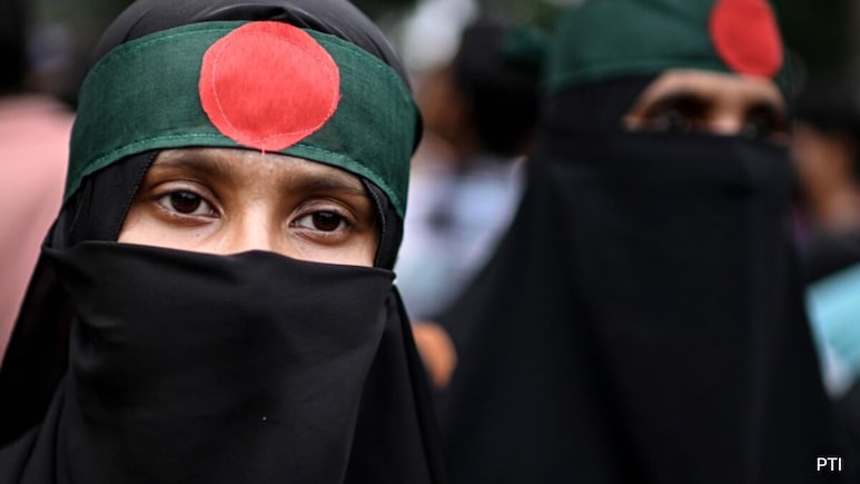 Students Rally In Dhaka, Pledge To Build A 'New Bangladesh'