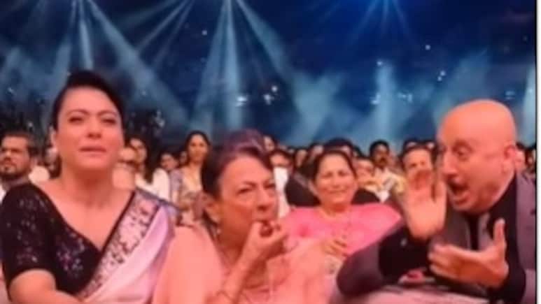 Watch: Tanuja, 81 Now, Whistles For Daughter Kajol At An Event. Anupam Kher Calls Her "OG Coolest Heroine" Watch: Tanuja, 81 Now, Whistles For Daughter Kajol At An Event. Anupam Kher Calls Her "OG Coolest Heroine"