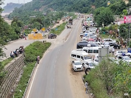 Rains Hamper Restoration Efforts On Jammu-Srinagar National Highway Rains Hamper Restoration Efforts On Jammu-Srinagar National Highway