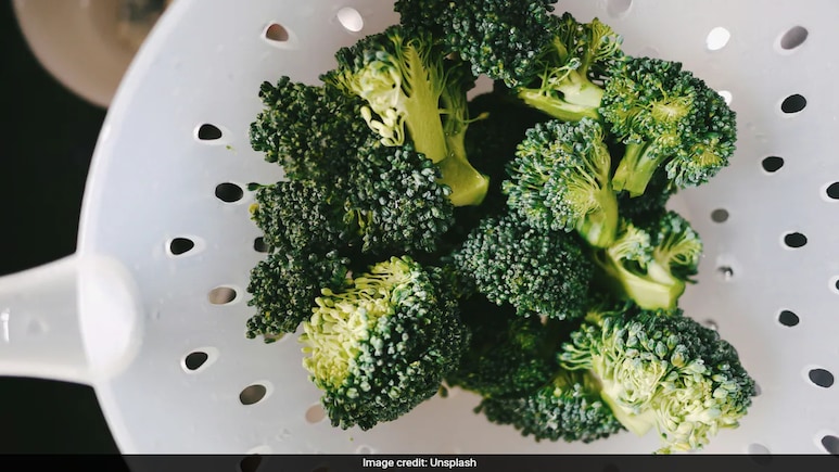 Musician Dies After Eating Broccoli Sandwich Amid Botulism Outbreak In Italy Musician Dies After Eating Broccoli Sandwich Amid Botulism Outbreak In Italy