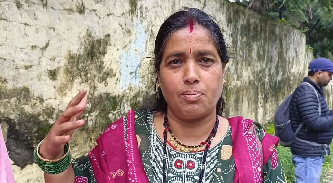 पड़ोसी धराली की तबाही देख पूरी रात सो नहीं पाया मुखबा... महिला की दर्द भरी आपबीती