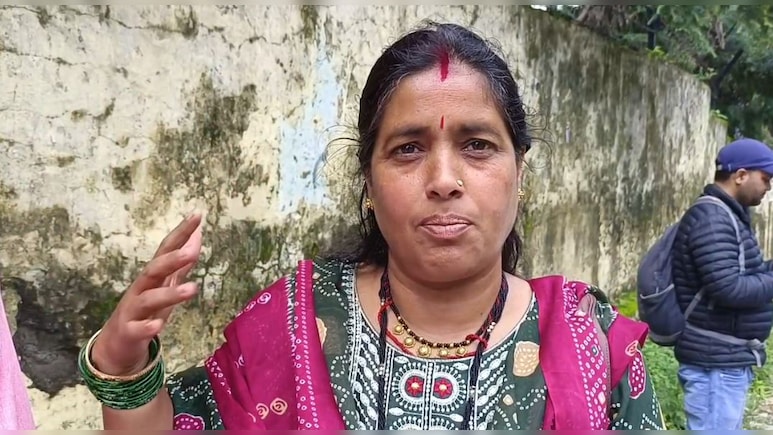 पड़ोसी धराली की तबाही देख पूरी रात सो नहीं पाया मुखबा... महिला की दर्द भरी आपबीती