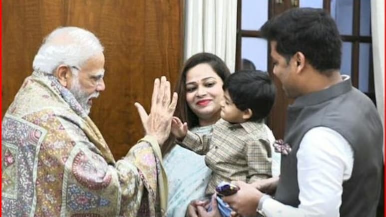 मोदी बाबा से फाइटर प्लेन और टॉय लाना... एकनाथ शिंदे के नन्हें पोते की अनोखी मांग सुन PM मोदी भी हंस पड़े