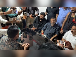 बैद्यनाथ मंदिर में दर्शन पर FIR हुई तो निशिकांत दुबे ने मुख्य सचिव-DGP की लोकसभा स्पीकर से कर दी शिकायत बैद्यनाथ मंदिर में दर्शन पर FIR हुई तो निशिकांत दुबे ने मुख्य सचिव-DGP की लोकसभा स्पीकर से कर दी शिकायत