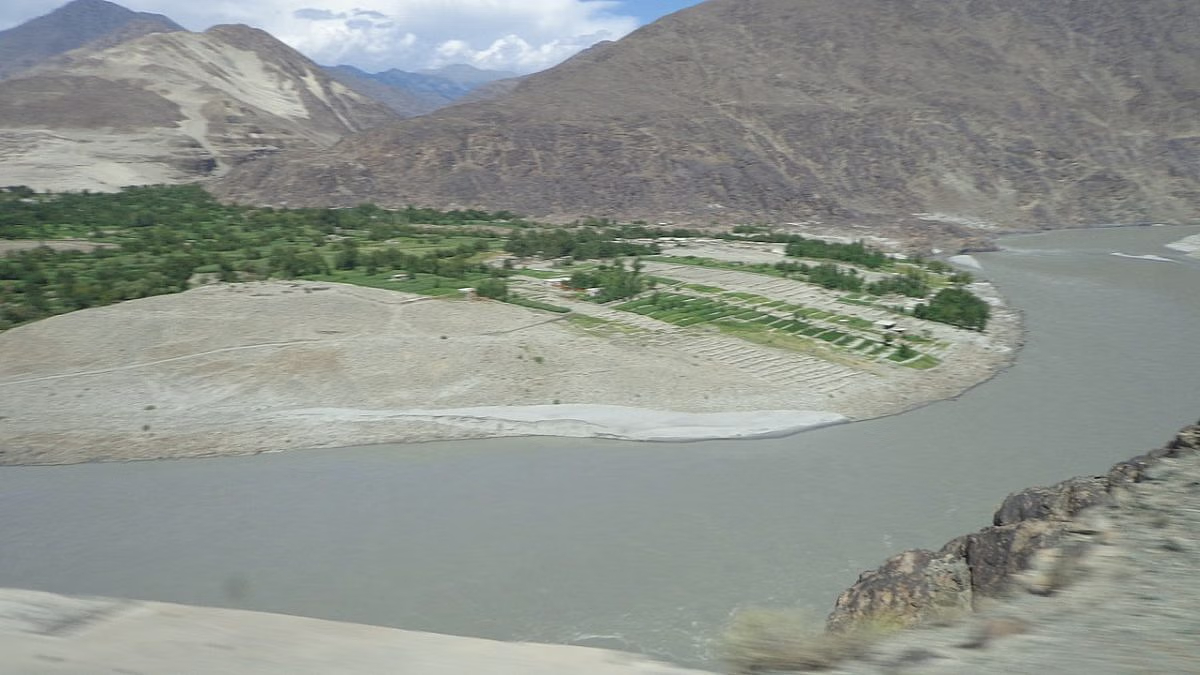 80 फीसदी पानी खत्‍म... जमीन बंजर, किसान बर्बाद... धीमी मौत मरता पाकिस्‍तान का सिंधु नदी डेल्‍टा 