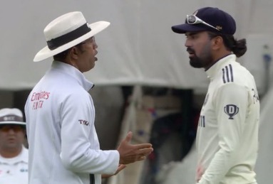 केएल राहुल और अंपायर कुमार धर्मसेना के बीच तीखी बहस, स्टंप माइक में कैद हुआ सबकुछ - VIDEO