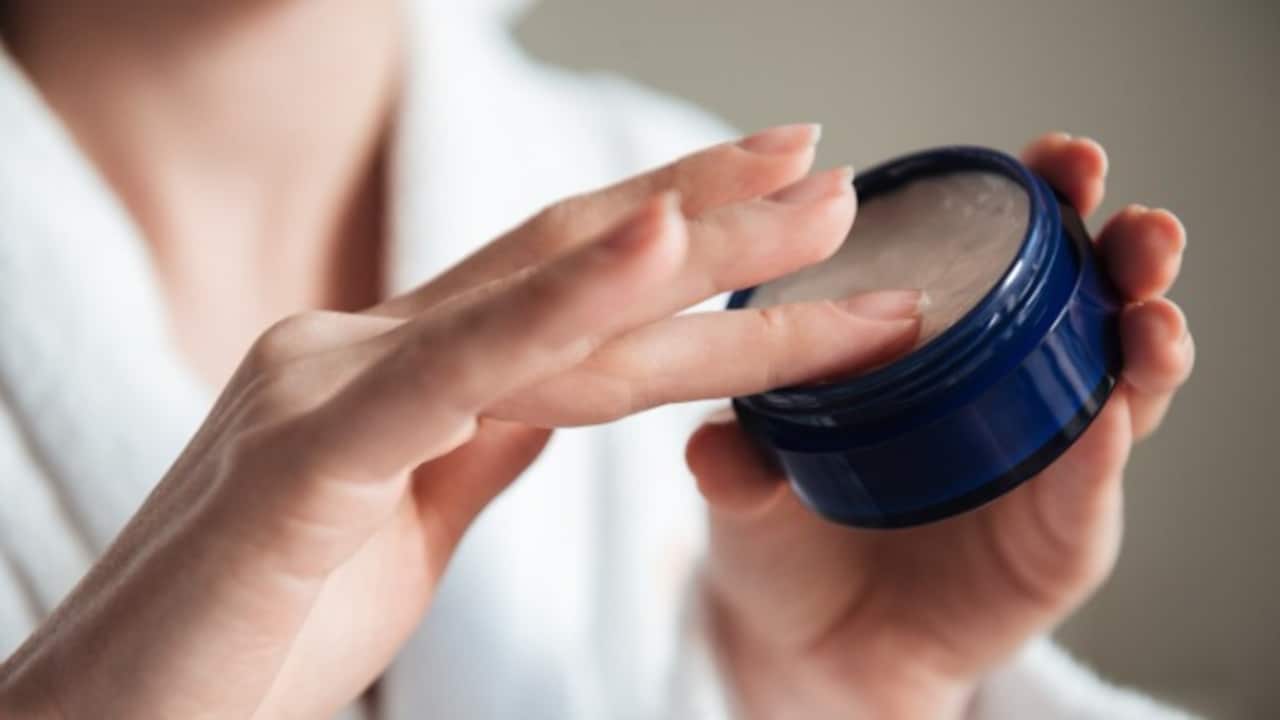 Discover how humectants work to keep your skin hydrated
