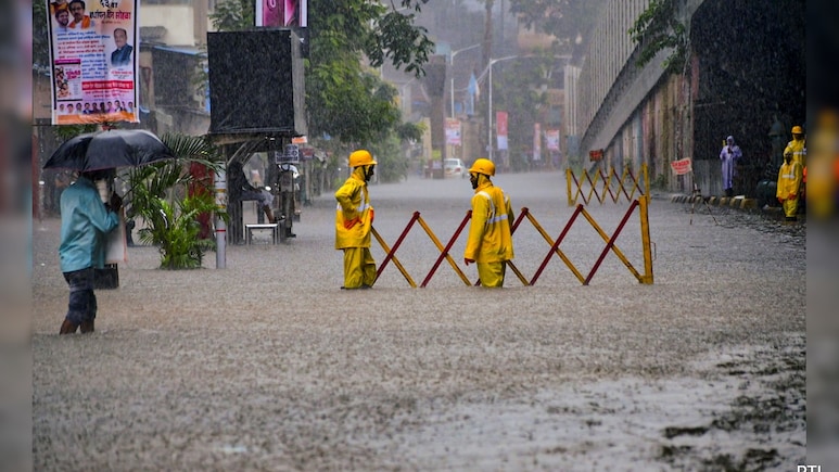 Mumbai Schools Shut, Local Trains Delayed As Heavy Rain Floods Roads