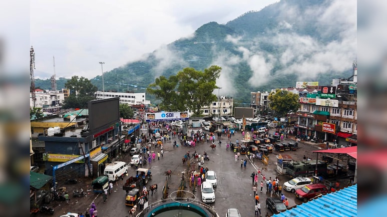 भूस्खलन से उजड़े 34 घर, CM अब्दुल्ला ने वैष्णो देवी श्राइन बोर्ड पर उठाए सवाल, राहत बचाव जारी- जानिए हर अपडेट भूस्खलन से उजड़े 34 घर, CM अब्दुल्ला ने वैष्णो देवी श्राइन बोर्ड पर उठाए सवाल, राहत बचाव जारी- जानिए हर अपडेट
