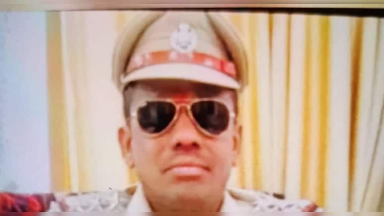 रिश्वत लेने के आरोपी थानाधिकारी पर गिरी गाज, ACB ने हेड कांस्टेबल को 20 हजार घूस लेते पकड़ा था रंगे हाथ रिश्वत लेने के आरोपी थानाधिकारी पर गिरी गाज, ACB ने हेड कांस्टेबल को 20 हजार घूस लेते पकड़ा था रंगे हाथ